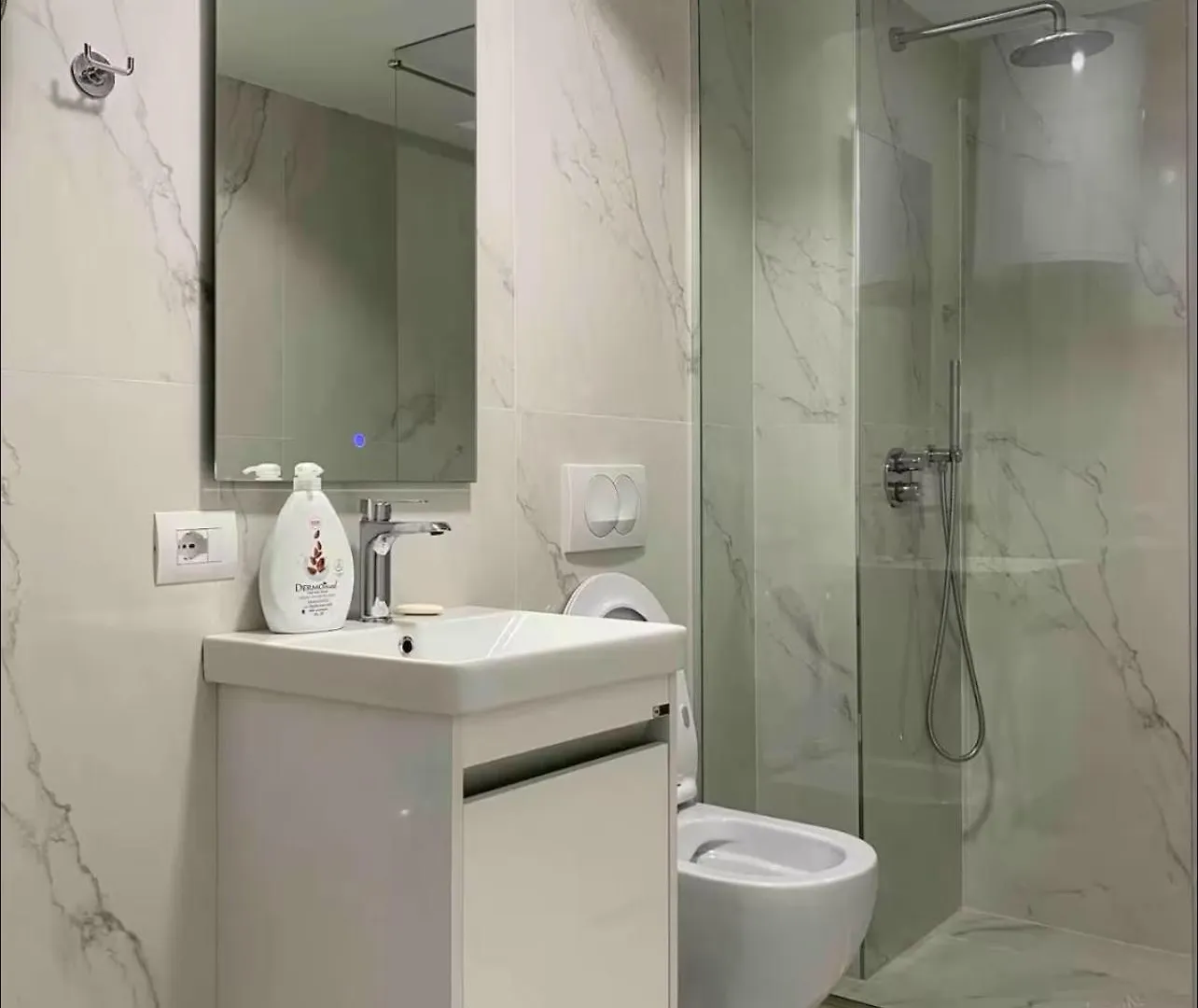 City Center Blloku - Elegant Apartment 02 Tirana 0*,