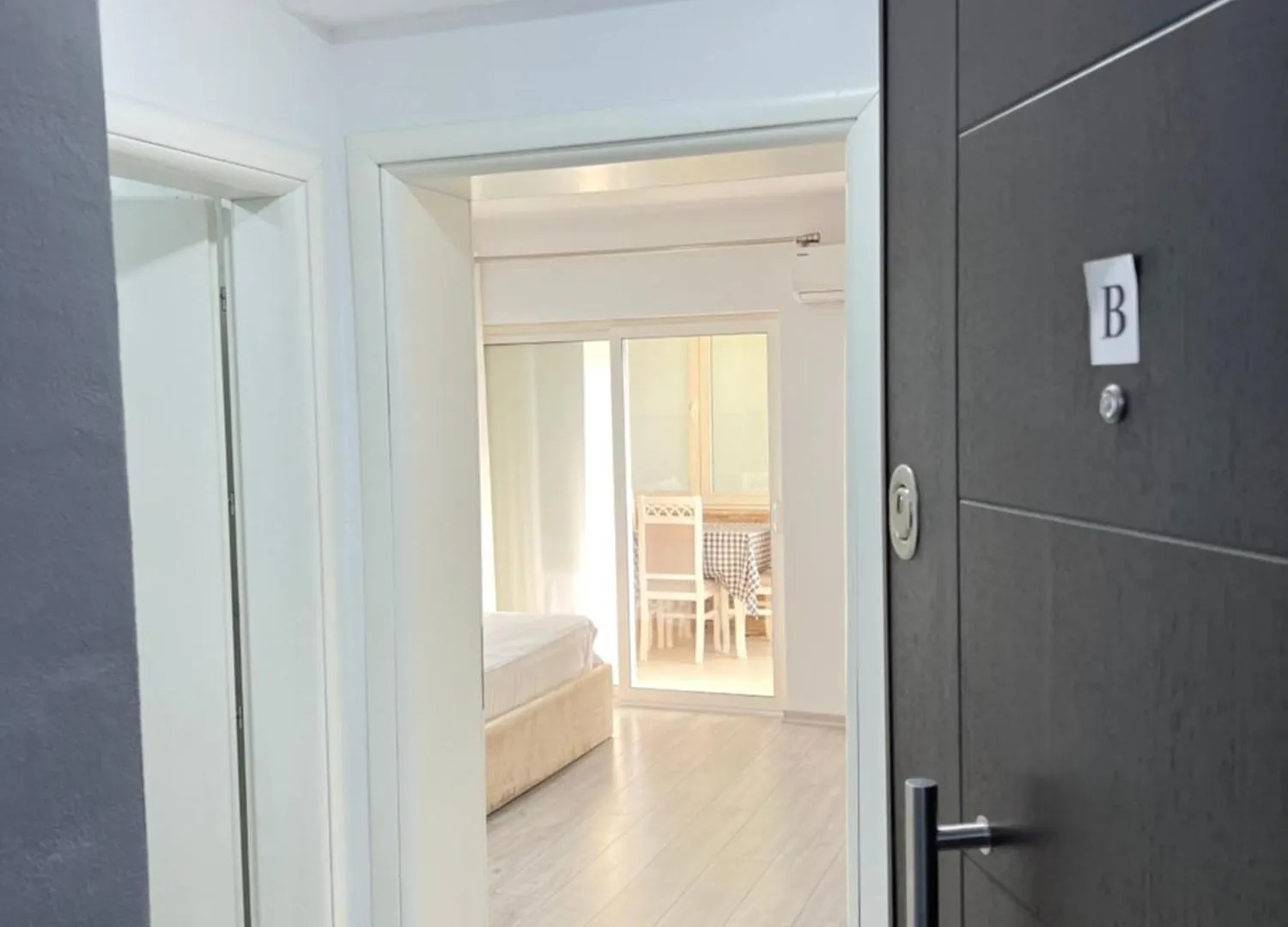 City Center Blloku - Elegant Apartment 02 Tirana 0*,