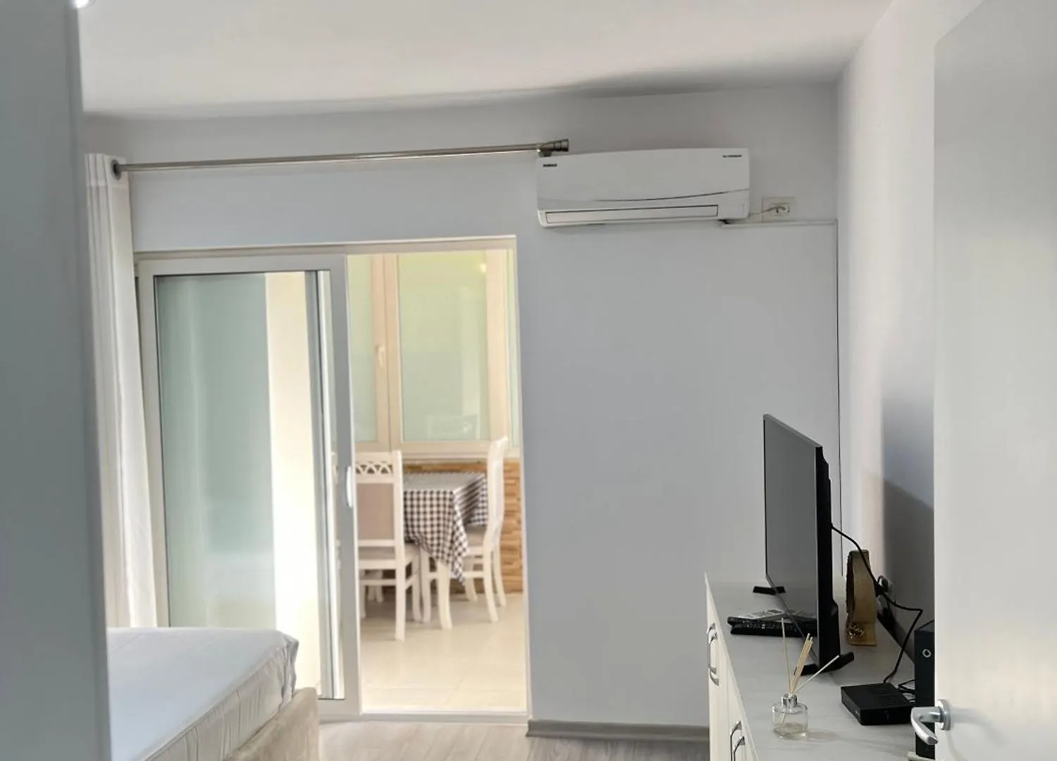 City Center Blloku - Elegant Apartment 02 Tirana
