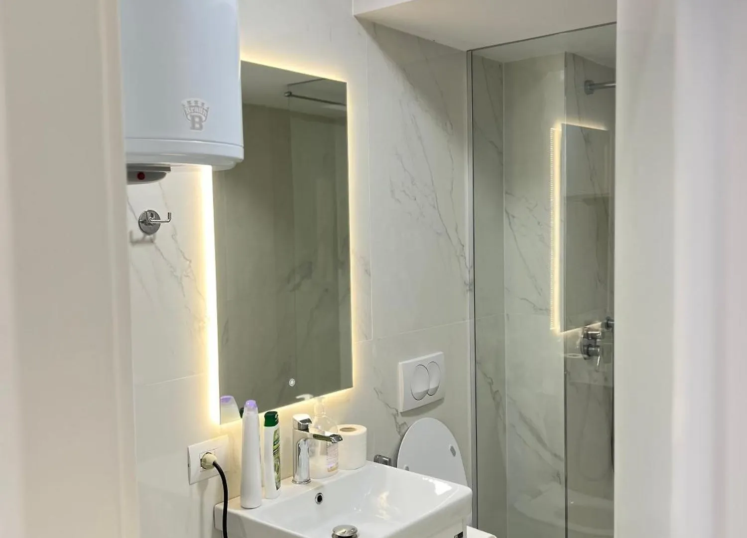 City Center Blloku - Elegant Apartment 02 Tirana
